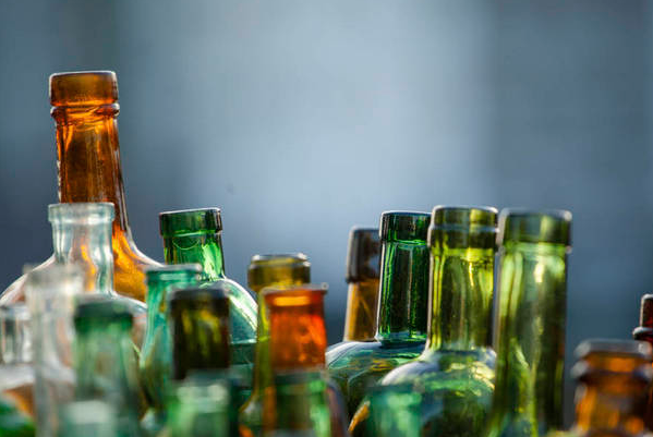 Are glass bottles cheaper than plastic?