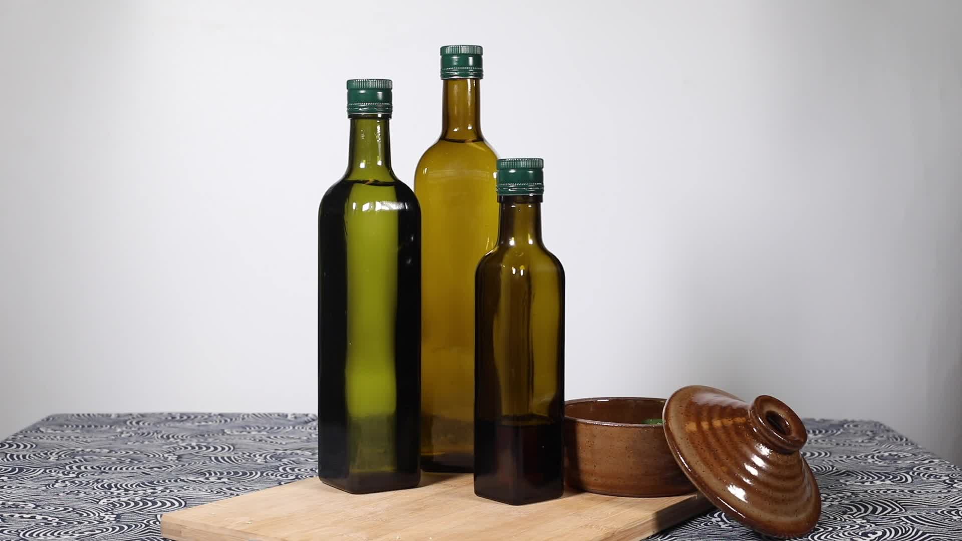 Can olive oil be stored in the refrigerator?
