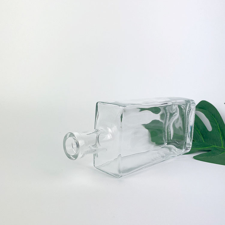 750 Ml Square Liquor Glass Bottle